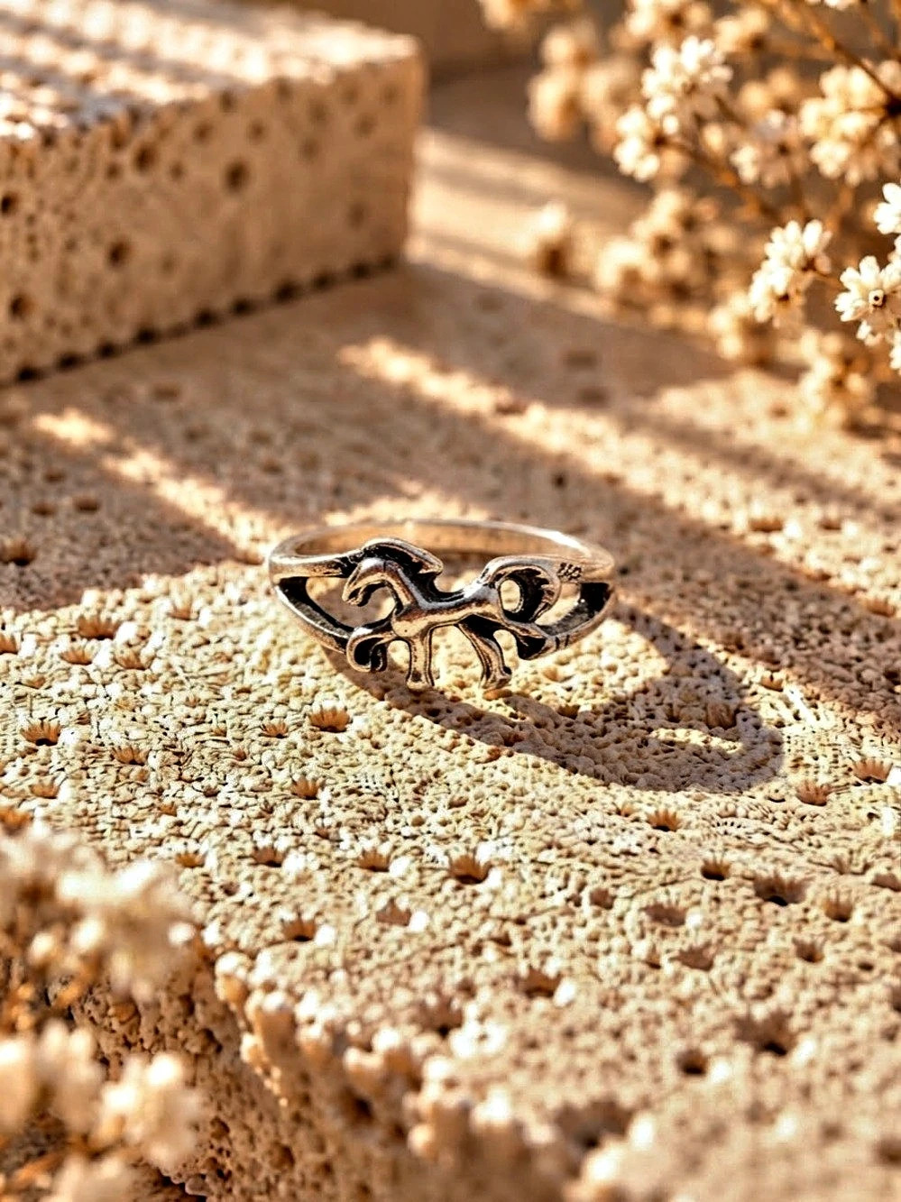Horse Ring 15Animal Motif Ring in Silver & Black tone
